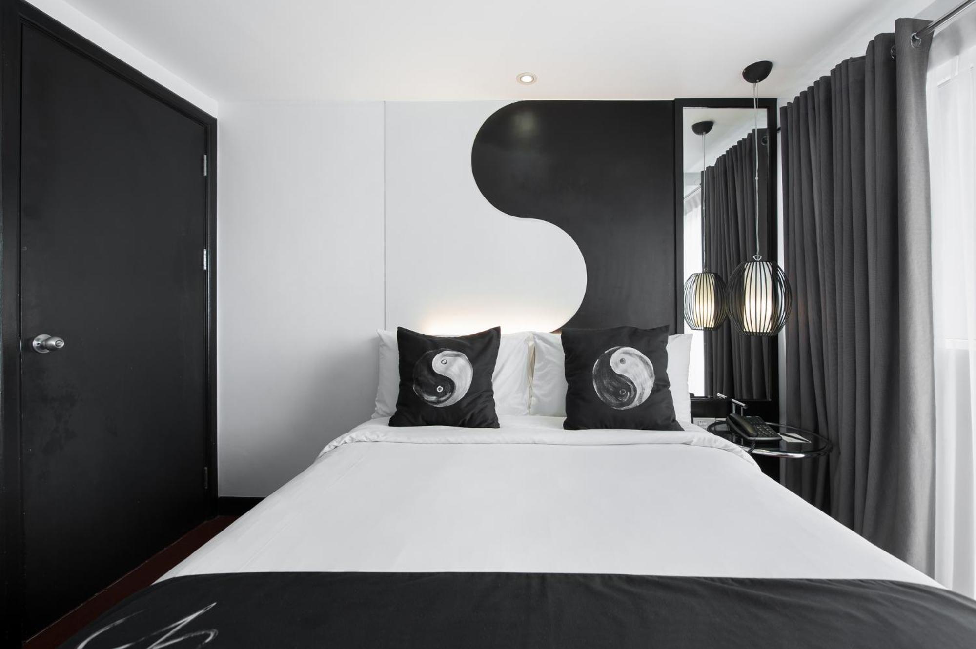 Y2 Residence Hotel Managed By Hii Makati City Room photo