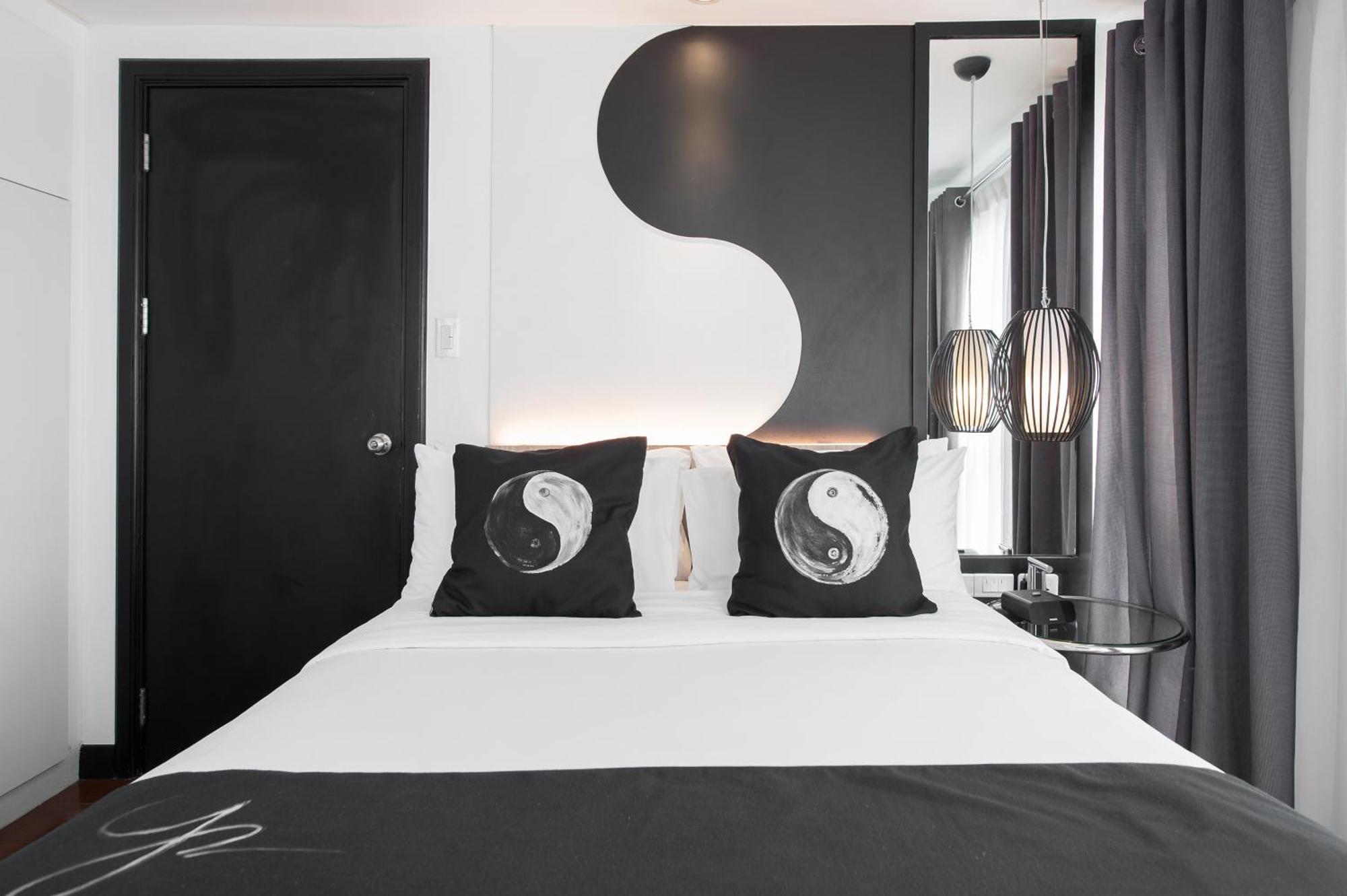Y2 Residence Hotel Managed By Hii Makati City Room photo