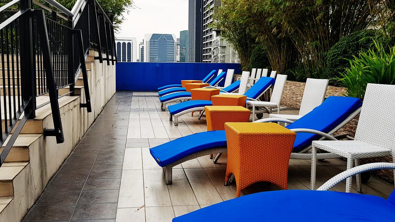 Y2 Residence Hotel Managed By Hii Makati City Exterior photo